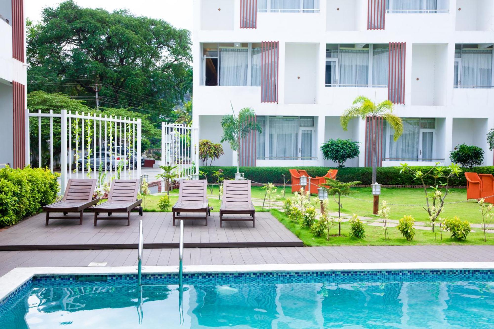 Saaral Resorts & Hotels Pvt Ltd Kuttālam Zewnętrze zdjęcie